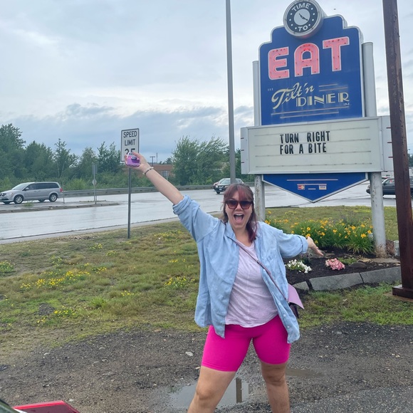 Meet your Posher, Robin - Picture 6 of 7